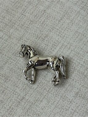 Silvertone Best Horse Brooch Pendant